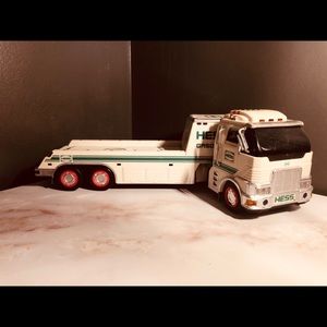 2006 HESS TOY TRUCK